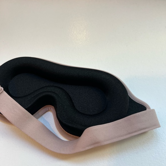 Eye Mask for sleeping with adjustable strap: Unused - Picture 5 of 5